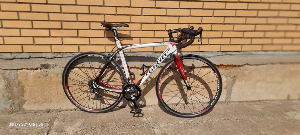 Продам шоссейный велосип Wilier