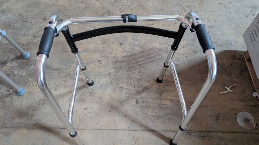 Cadru de Mers Pliabil din Aluminiu, Reglabil pe Inaltime, Antiderapant