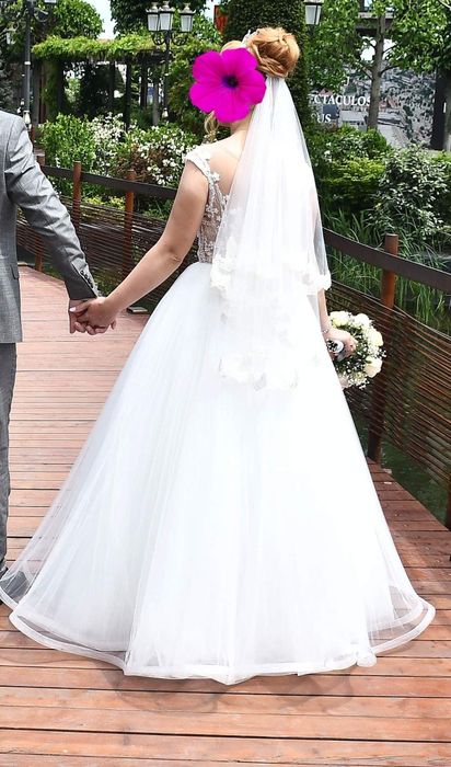Rochie mireasa .