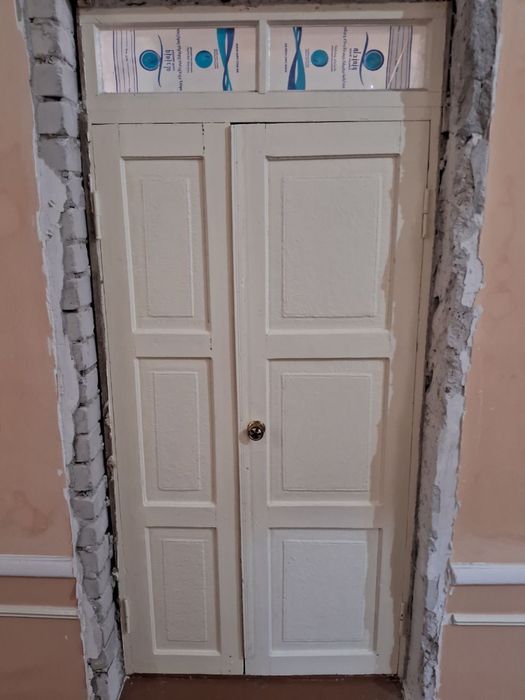 eshiklar sotiladi 250 mingdan har biri