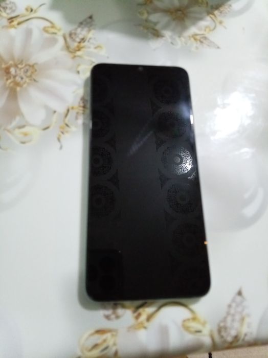 Продам Oppo A18 в отличном состоянии