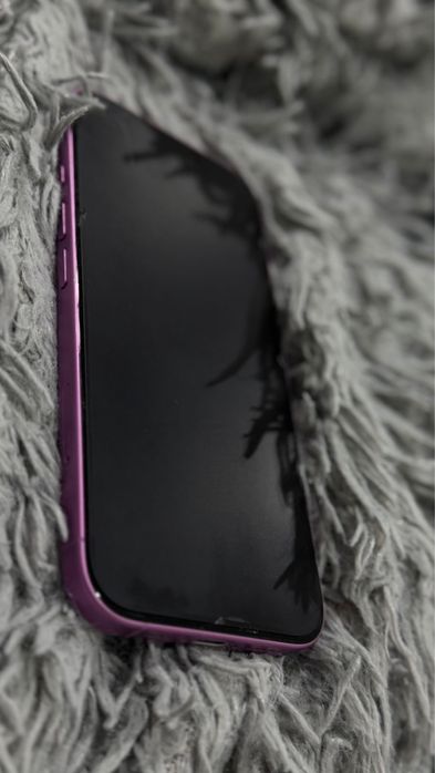 iPhone 16 розовый