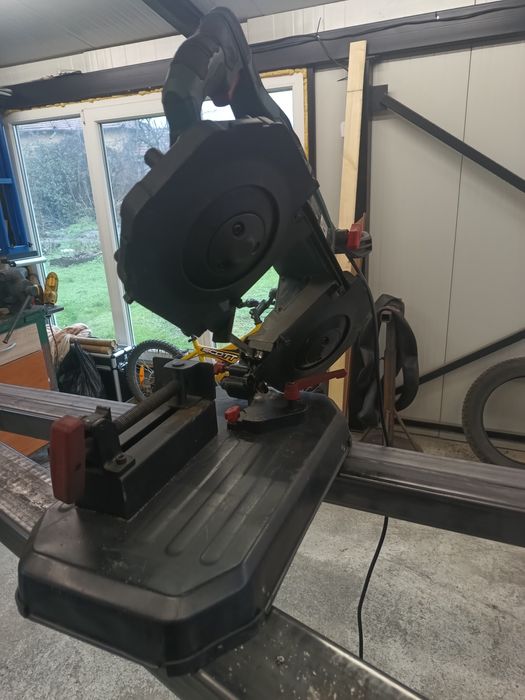 Лентоотрезна машина