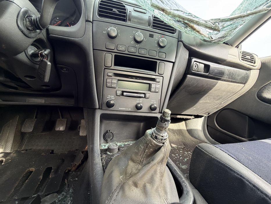 2 бр Волво В40 1.9Д 115кс 2002г на части
