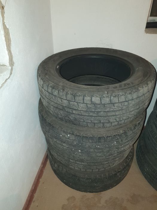 ROADSTONE 205/65/16