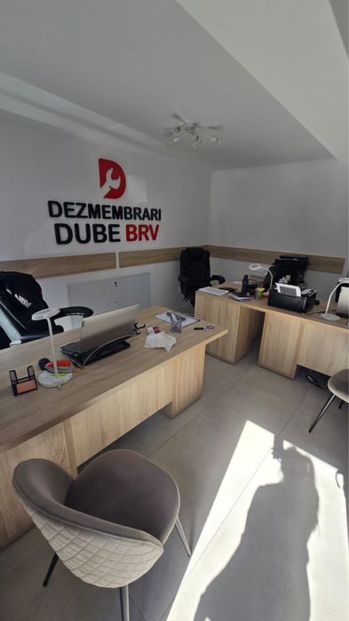 Vand hale si cladire birouri 950 mp utili