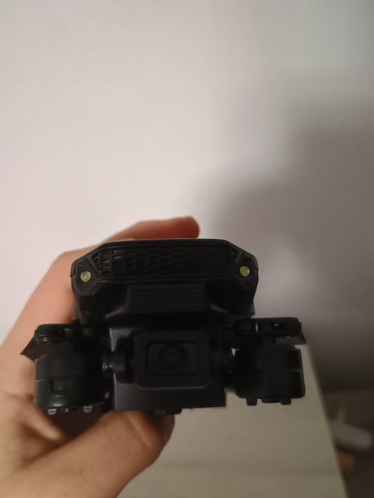 Vând dronă cu cameră nouă