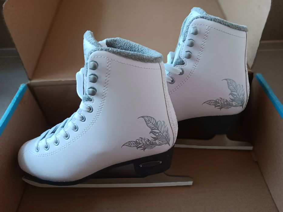 Дамски кънки за лед