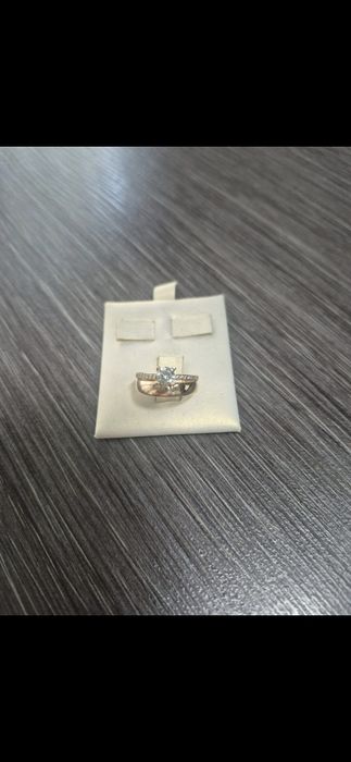Продам золотой кольцо