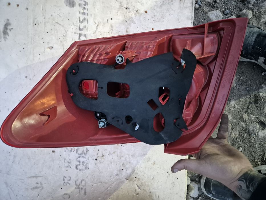 Оригинален Десен Стоп за Тойота Аурис 2007- 2011г