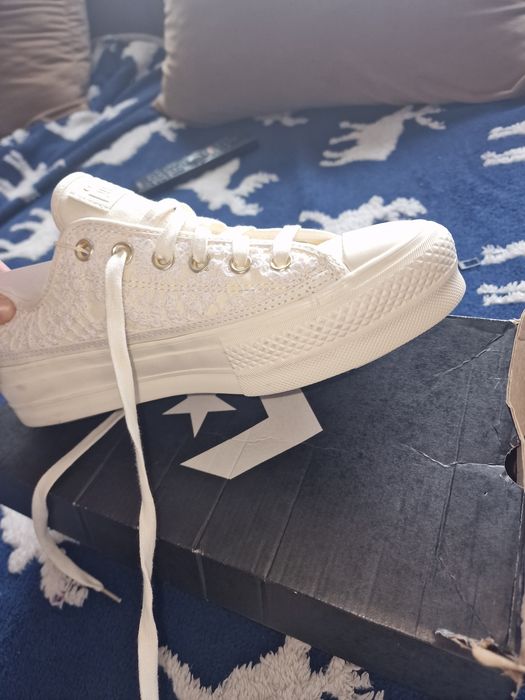 Converse,nr 39,noi cu eticheta