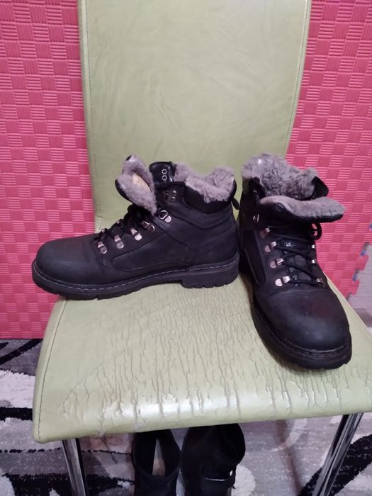 Продам зимние ботинки!Торг.