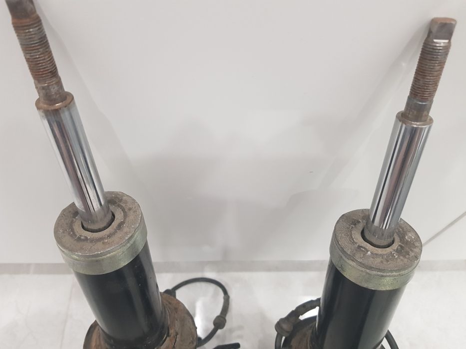 Передние амортизаторы Infinity QX70,FX50,FX37 б/у ОРИГИНАЛ
