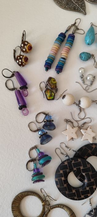 Бижута от различни материали