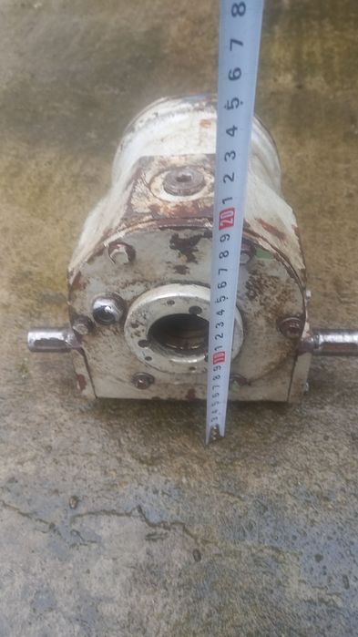 reductor raport 14 la 1 cu ax melcat și coroana