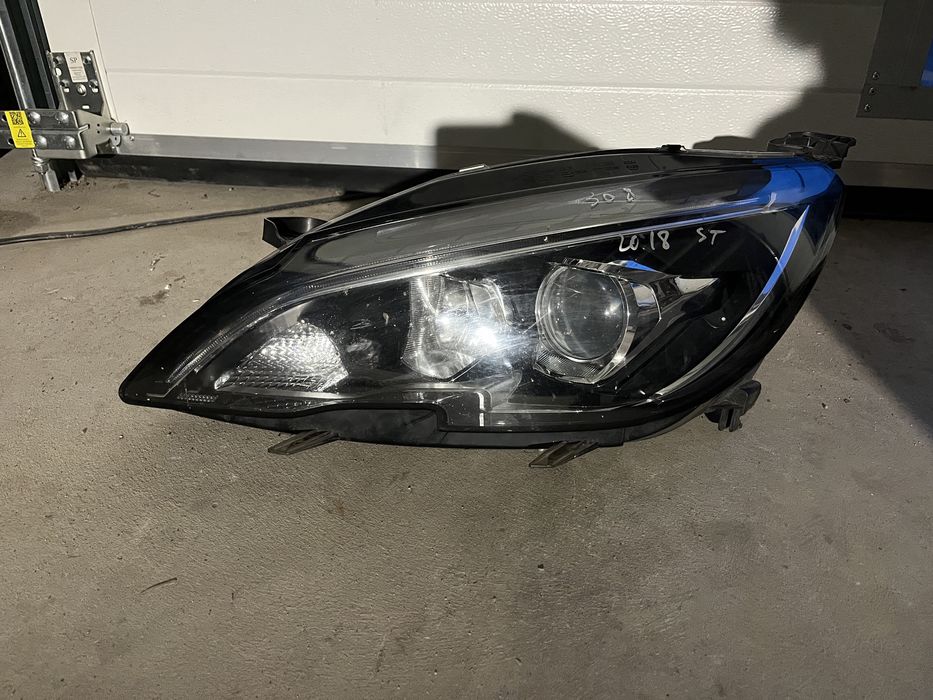 Far stânga Peugeot 308 2018