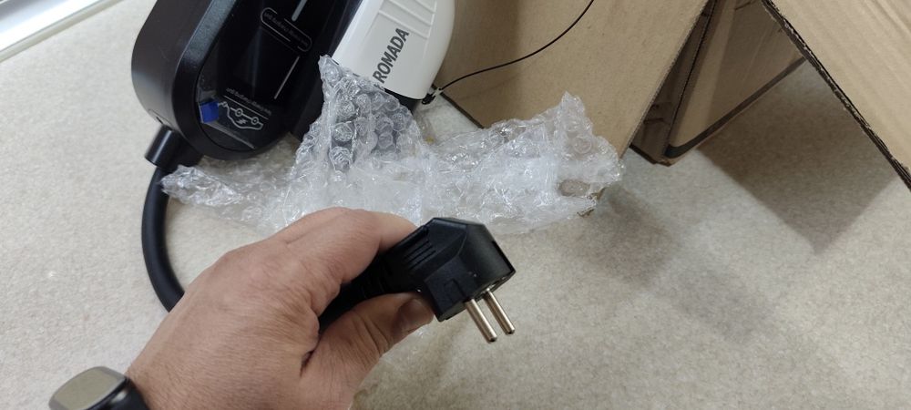 Зарядное устройство от Фирмы "ROMADA" Оригинал.

Производство Китай.