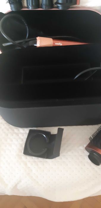 Dyson airwrap ondulator Long in garantie inregistrat pe My Dyson