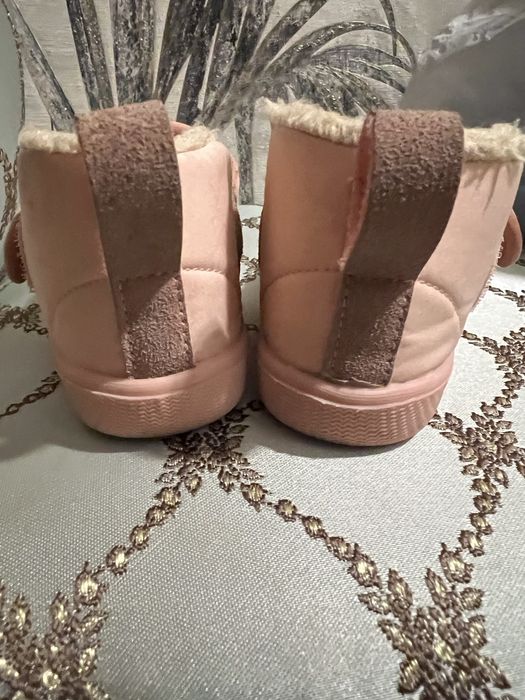 Продам демисезонные детские ботинки