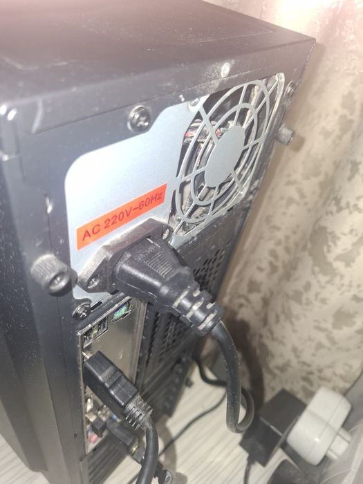 Офисный ПК. Состояние практически новое.