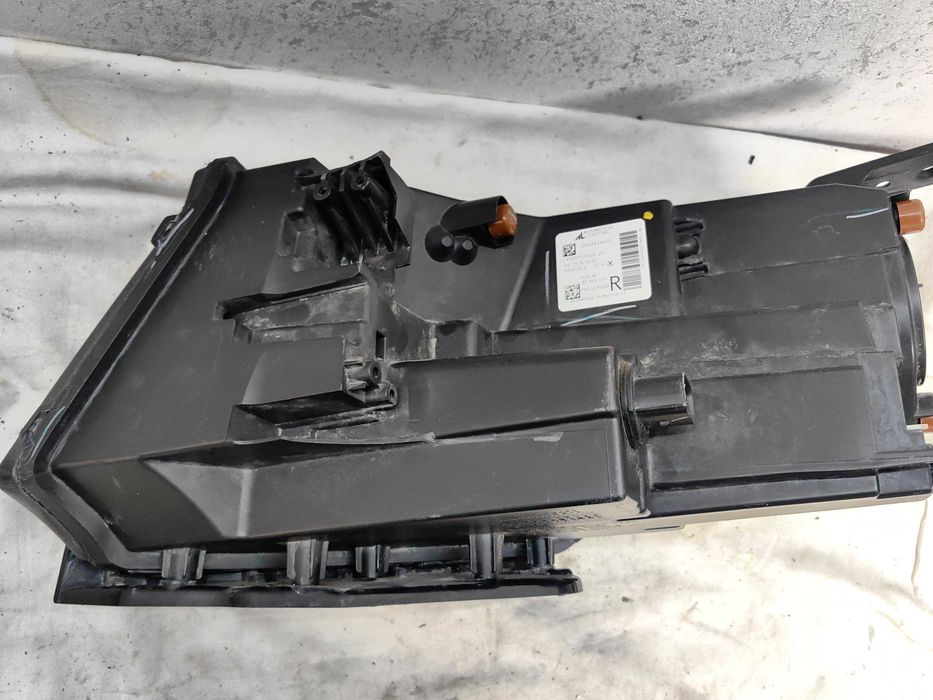 Оригинален фар Jeep Compass Xenon Led