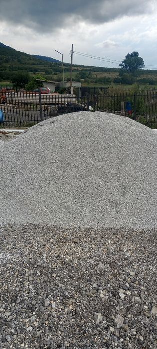 Продавам филц-пясък ,Скална маса трошено и всички инертни материали н