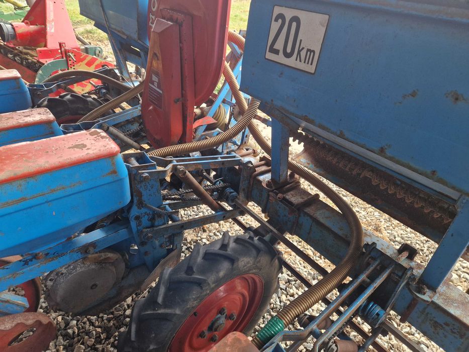 Semanatoare de porumb Monosem cu fertilizare