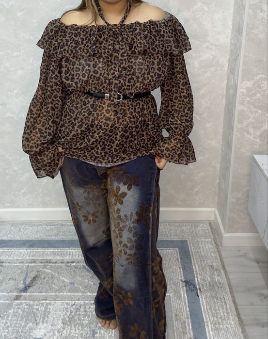 Блузка и джинсы