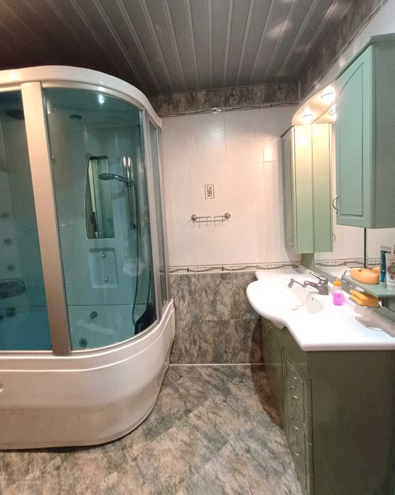 Тристаен апартамент в кв. Колю Фичето