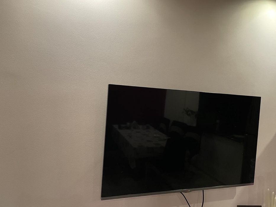 Телевизор LG 47 инча