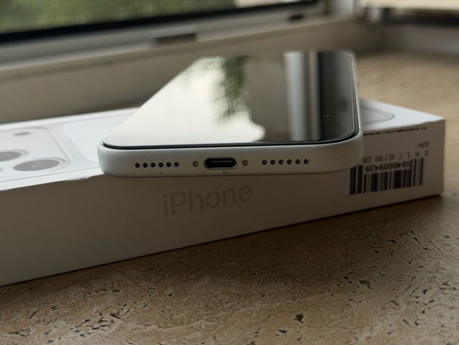 Продам iphone 17 pro max,в цвете silver на 512 гб