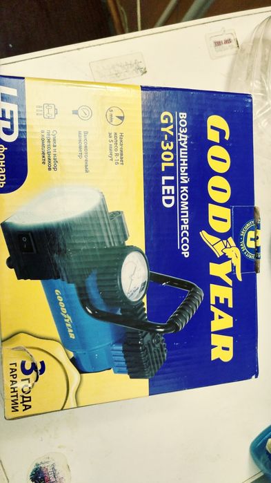 Автомобильный компрессор новый