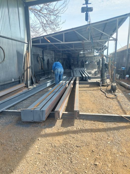 Structurii metalice la comanda sau stoc