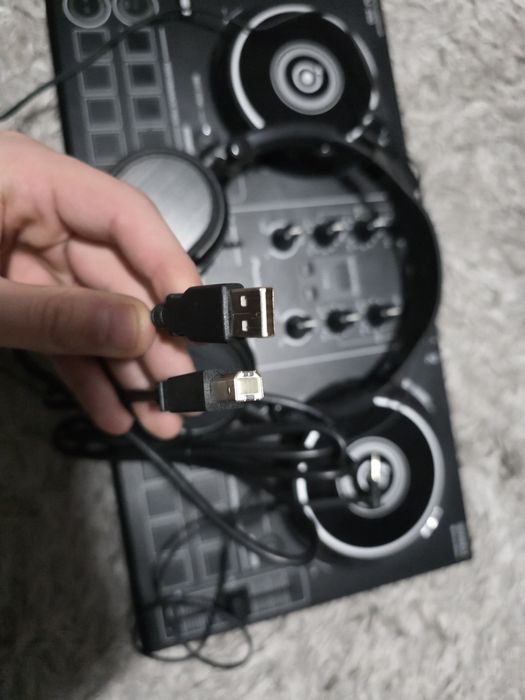 Pioneer Midi controler/dj пулт DDJ 200