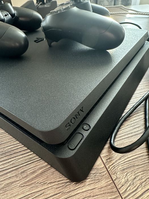 PS4 slim, PlayStation 4 slim