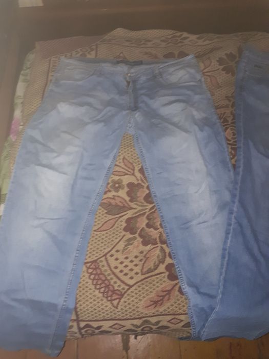 Продам мужские джинсы
