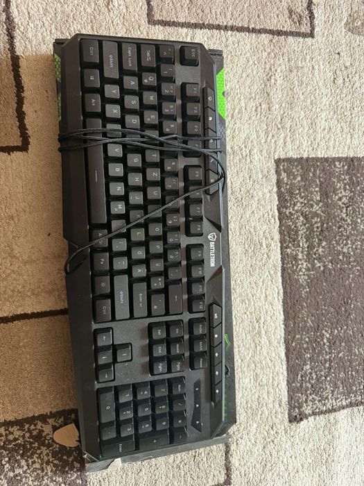 Vand 2 tastaturi de gaming