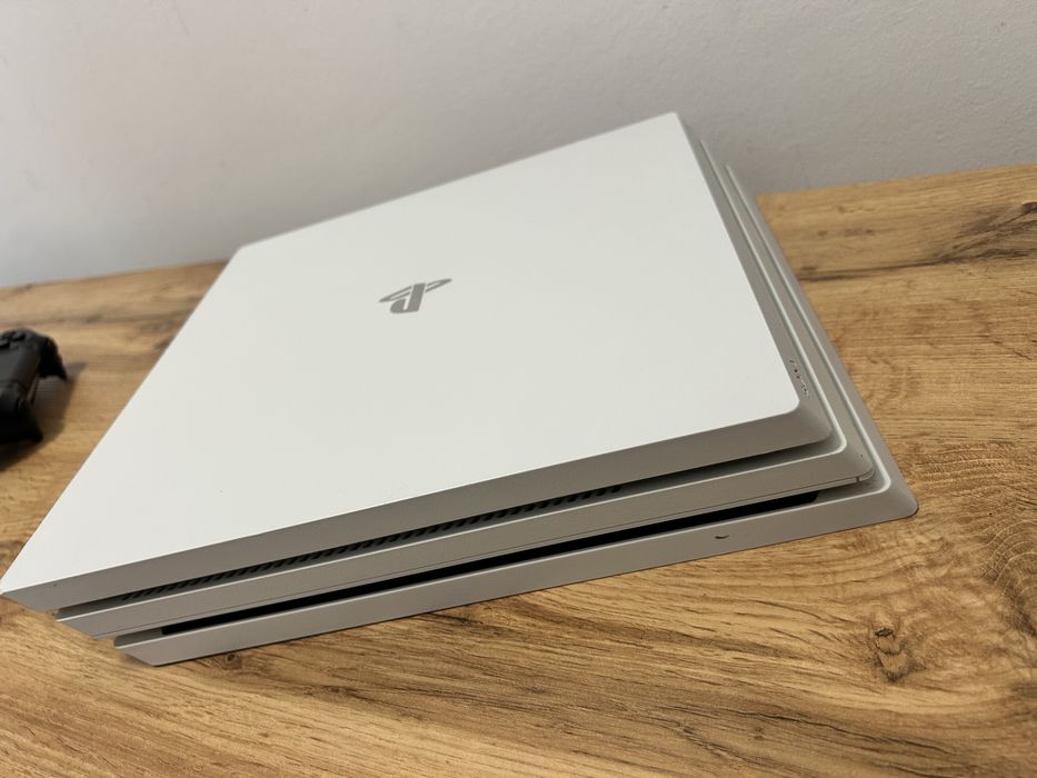 Consolă PlayStation 4 Pro 2Tb!! 750 Ron