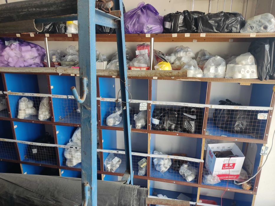 Qurilish mollari do'koni tovarlari sotiladi