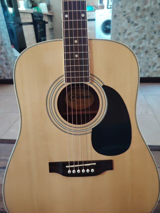 Vând sau schimb chitară electroacustică