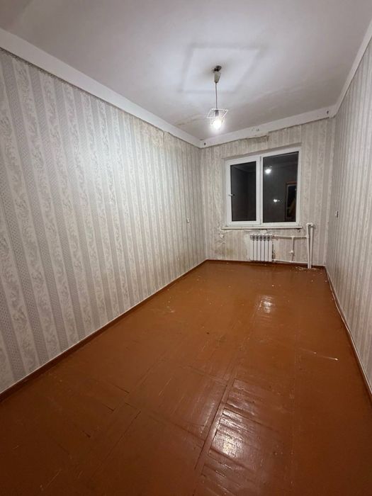 4х комнатная вдоль дороги с частичной обстановкой