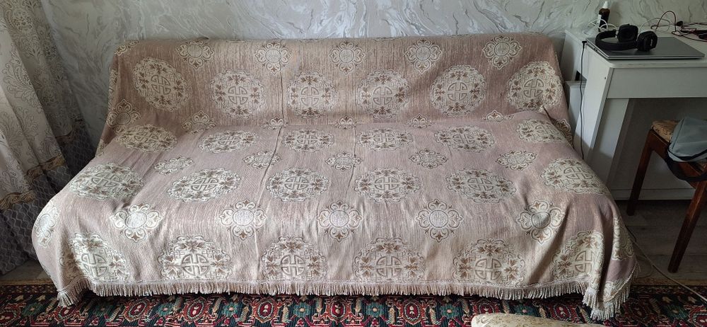 Продам диван в хорошем состоянии