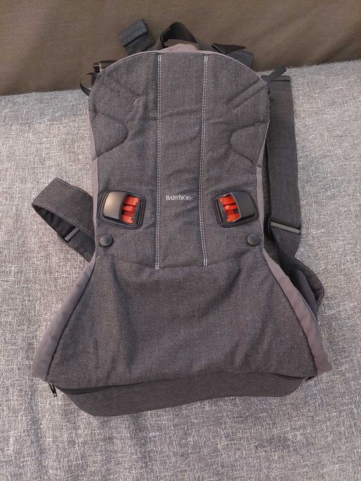 BabyBjorn Baby Carrier One – stare aproape nouă
