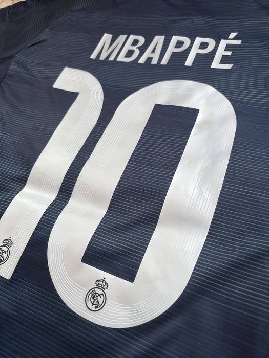 Футболен екип Real Madrid на Mbappe размер L