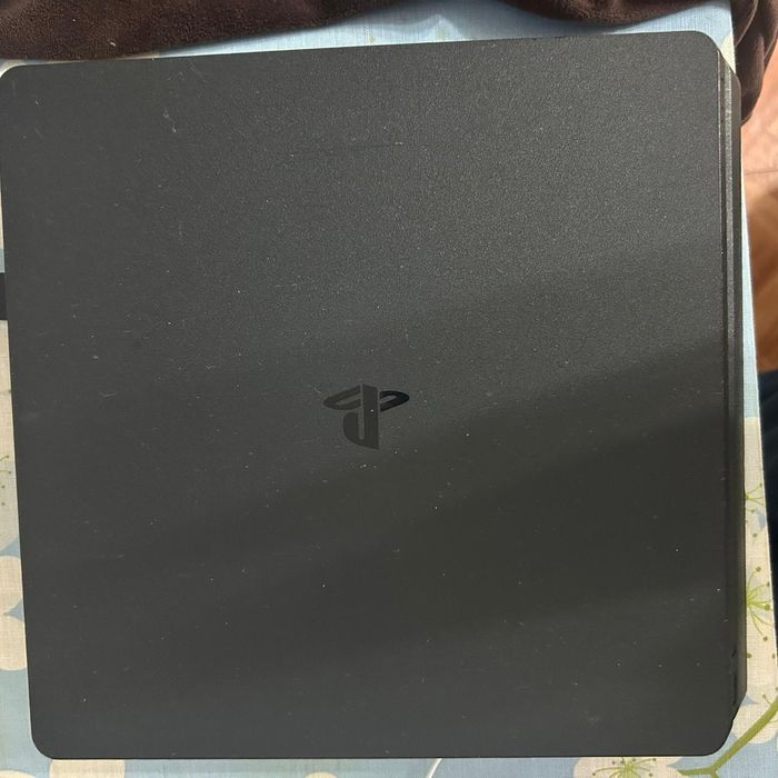Playstation 4Slim