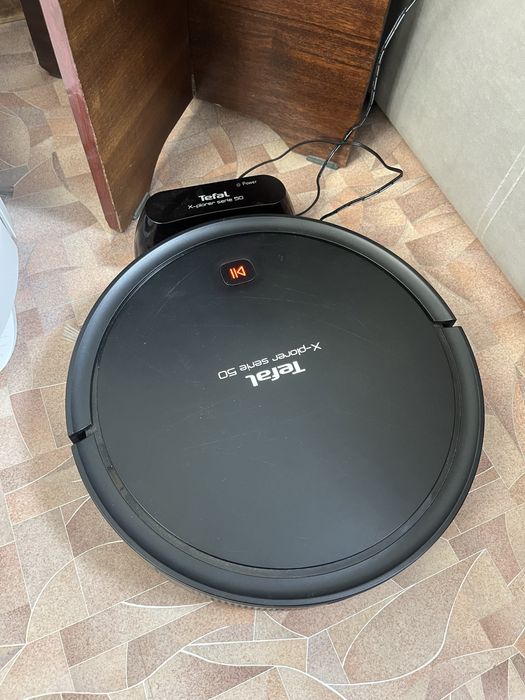 Продам робот пылесос Tefal