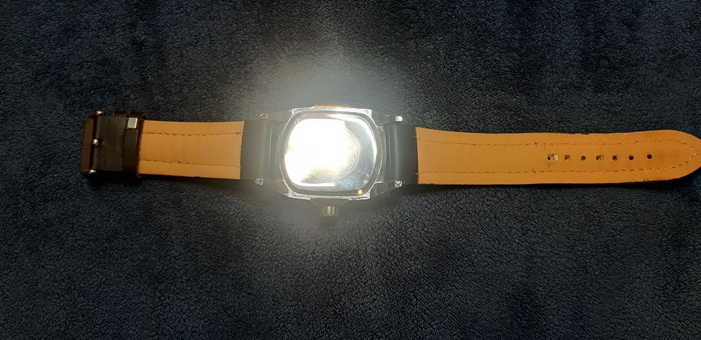 Часовник  AMBER TIME