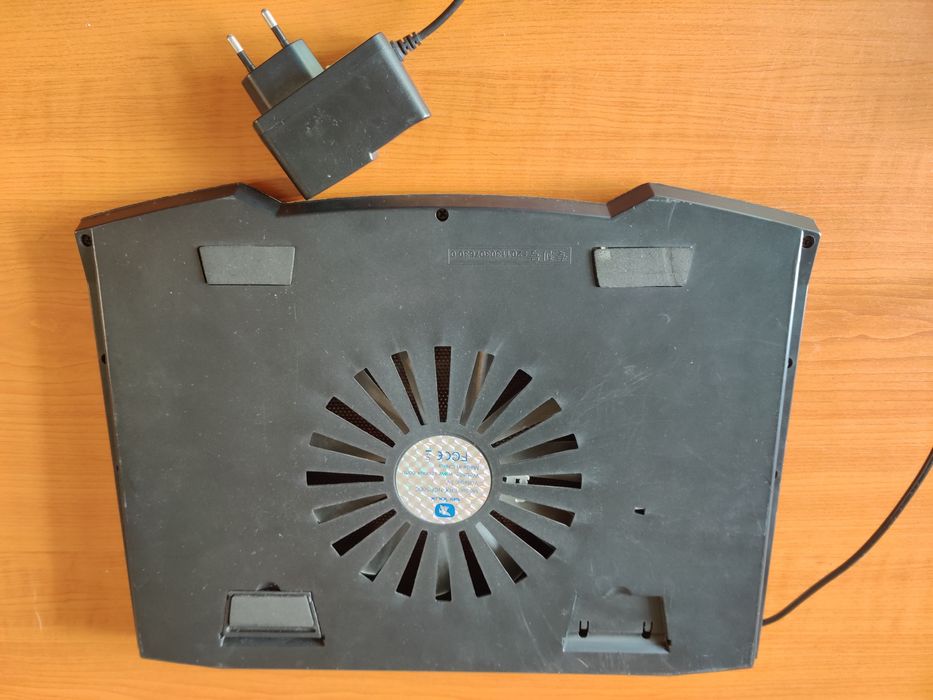 Cooler Serioux pentru laptop