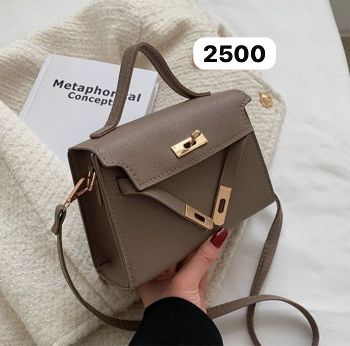 Продаю женские сумочки