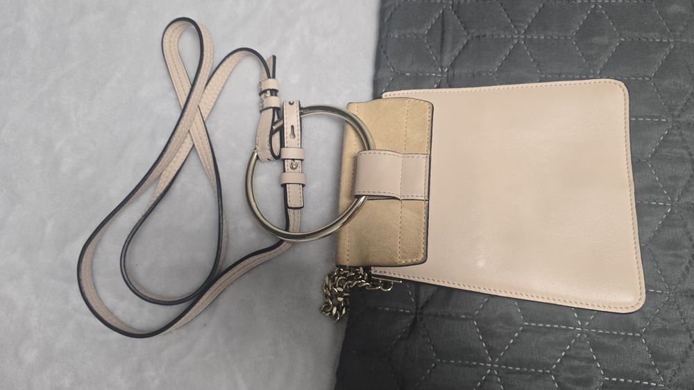 Geanta crossbody Chloe Faye impecabila,piele suede,bej,